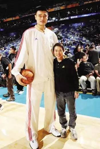 人机袭击警 人机袭击警